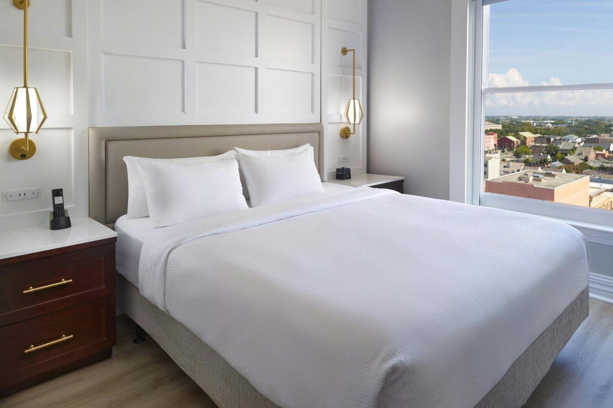 Courtyard By Marriott New Orleans French Quarter/Iberville Bagian luar foto
